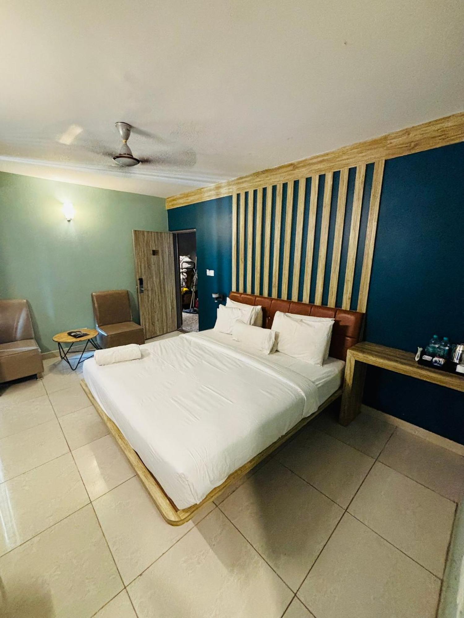 Air Avenue - Airport 3* Devanahalli